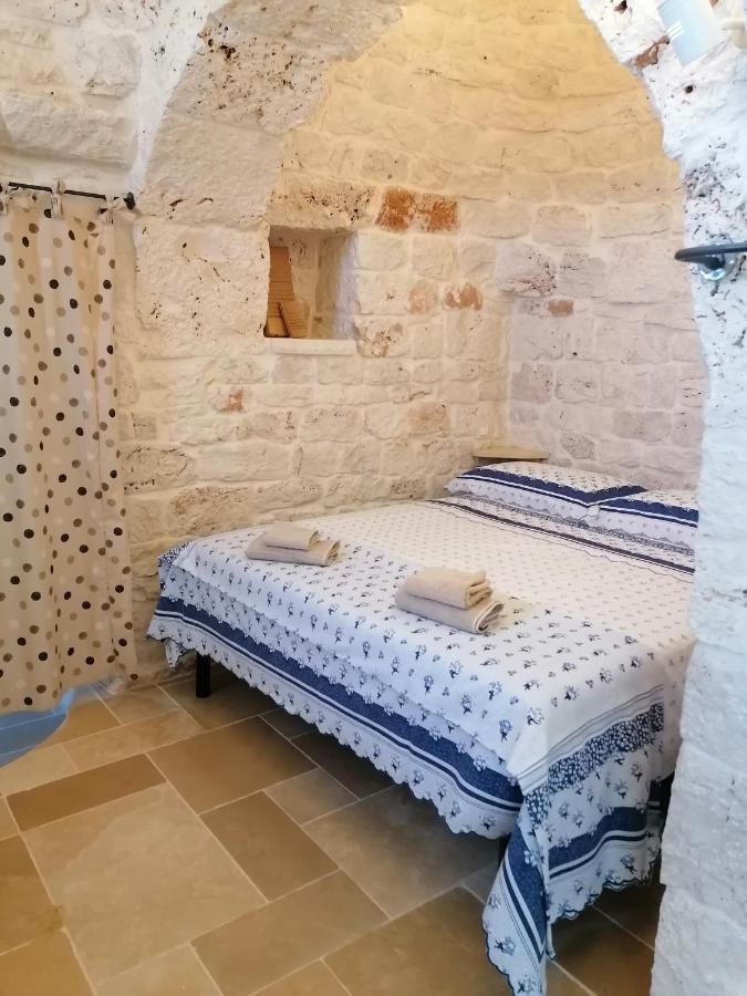 Гостевой дом Trullo Del Sol Челье-Мессапика Экстерьер фото
