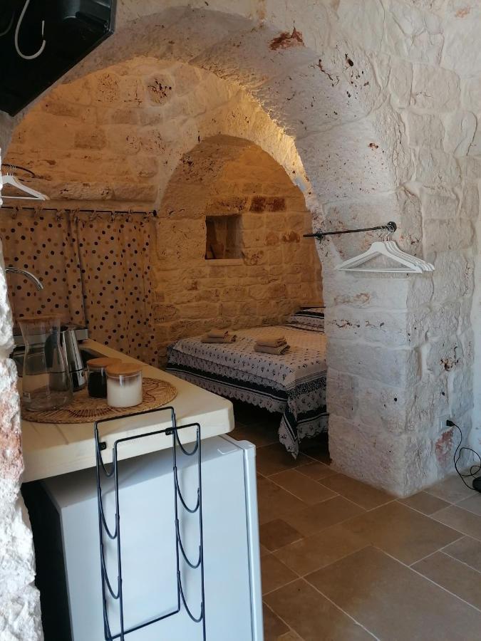 Гостевой дом Trullo Del Sol Челье-Мессапика Экстерьер фото