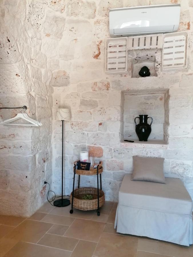 Гостевой дом Trullo Del Sol Челье-Мессапика Экстерьер фото
