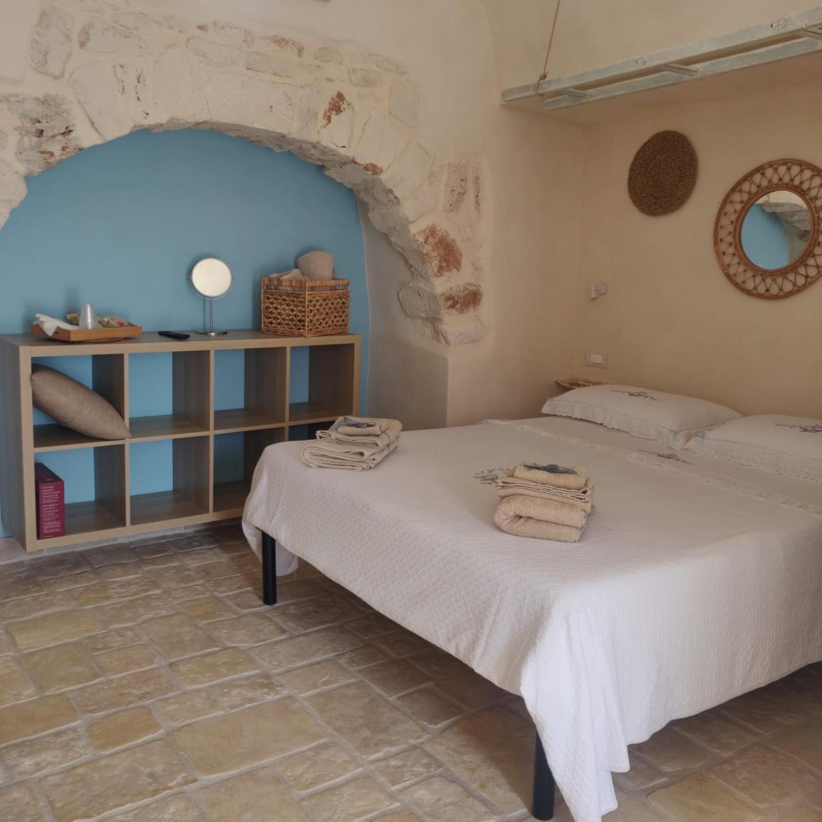 Гостевой дом Trullo Del Sol Челье-Мессапика Экстерьер фото